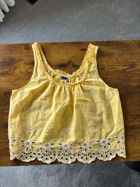 Old Navy Yellow Eyelet Lace Crop Tank